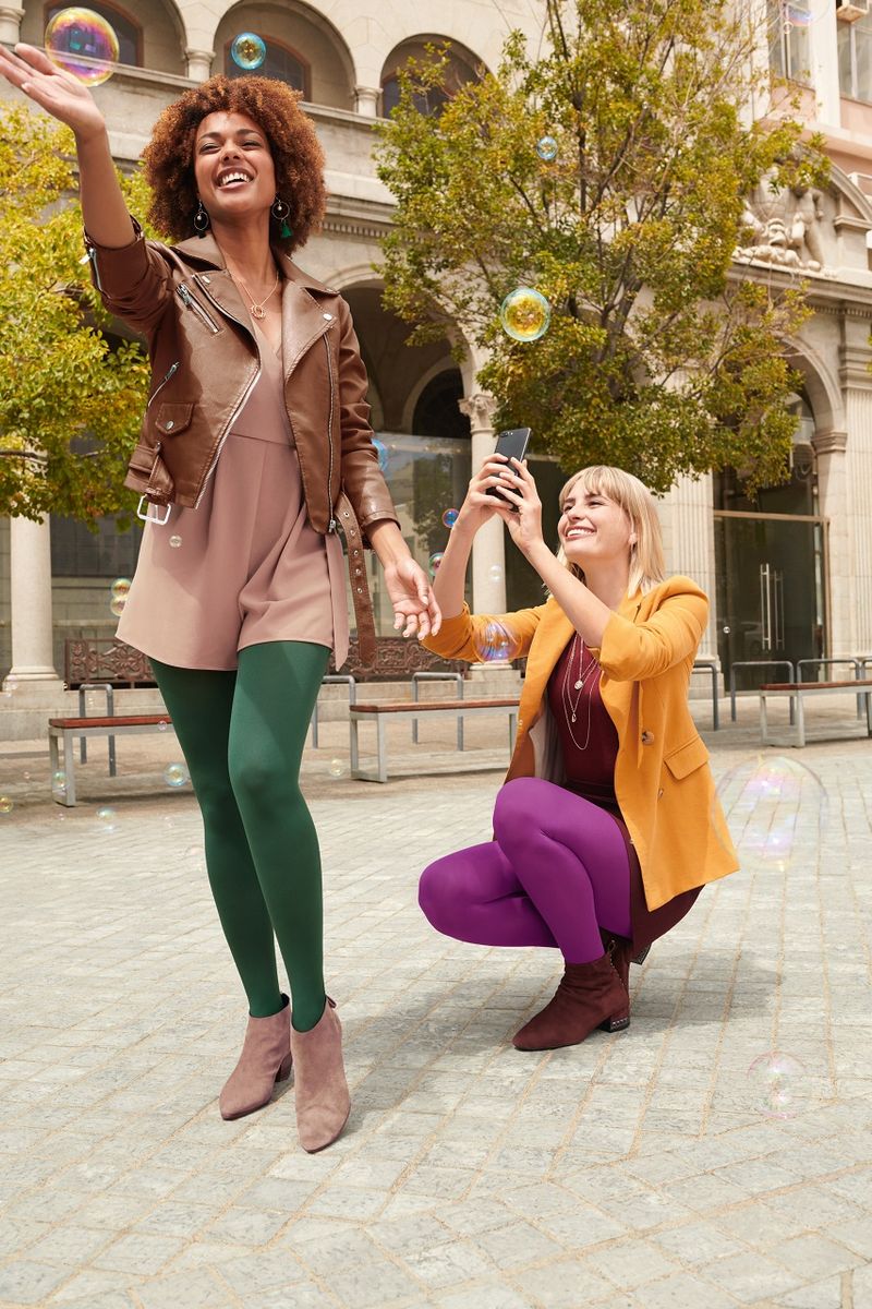JOBST_Opaque_TrendColors_Lifestyle-Visual_SideShot_02