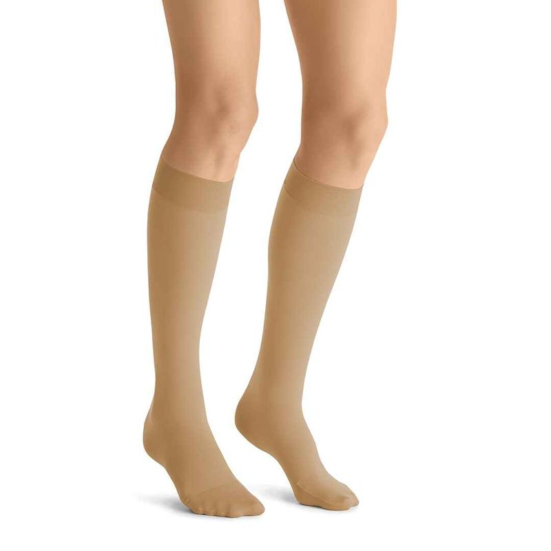 1-medias-de-compresion-opaque-rodilla-20-30-beige